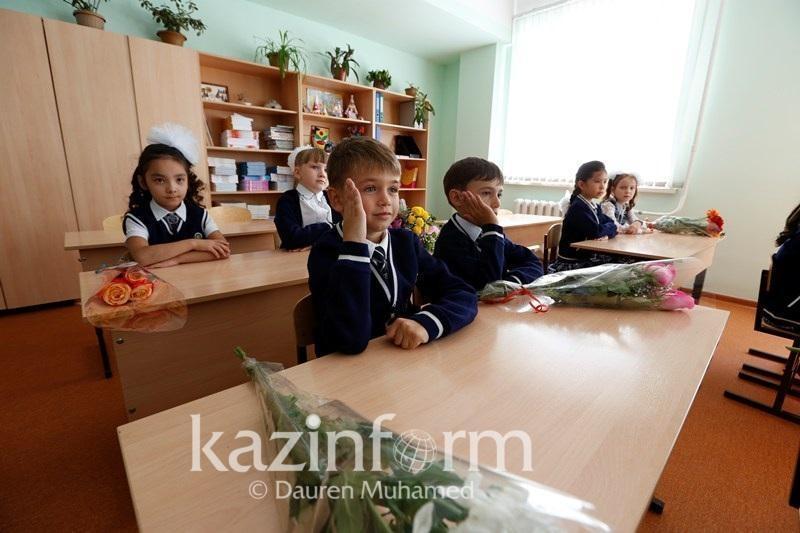 Асхат Аймағамбетов үшінші тоқсандағы оқу тәртібіне қатысты ВАК шешімін түсіндірді