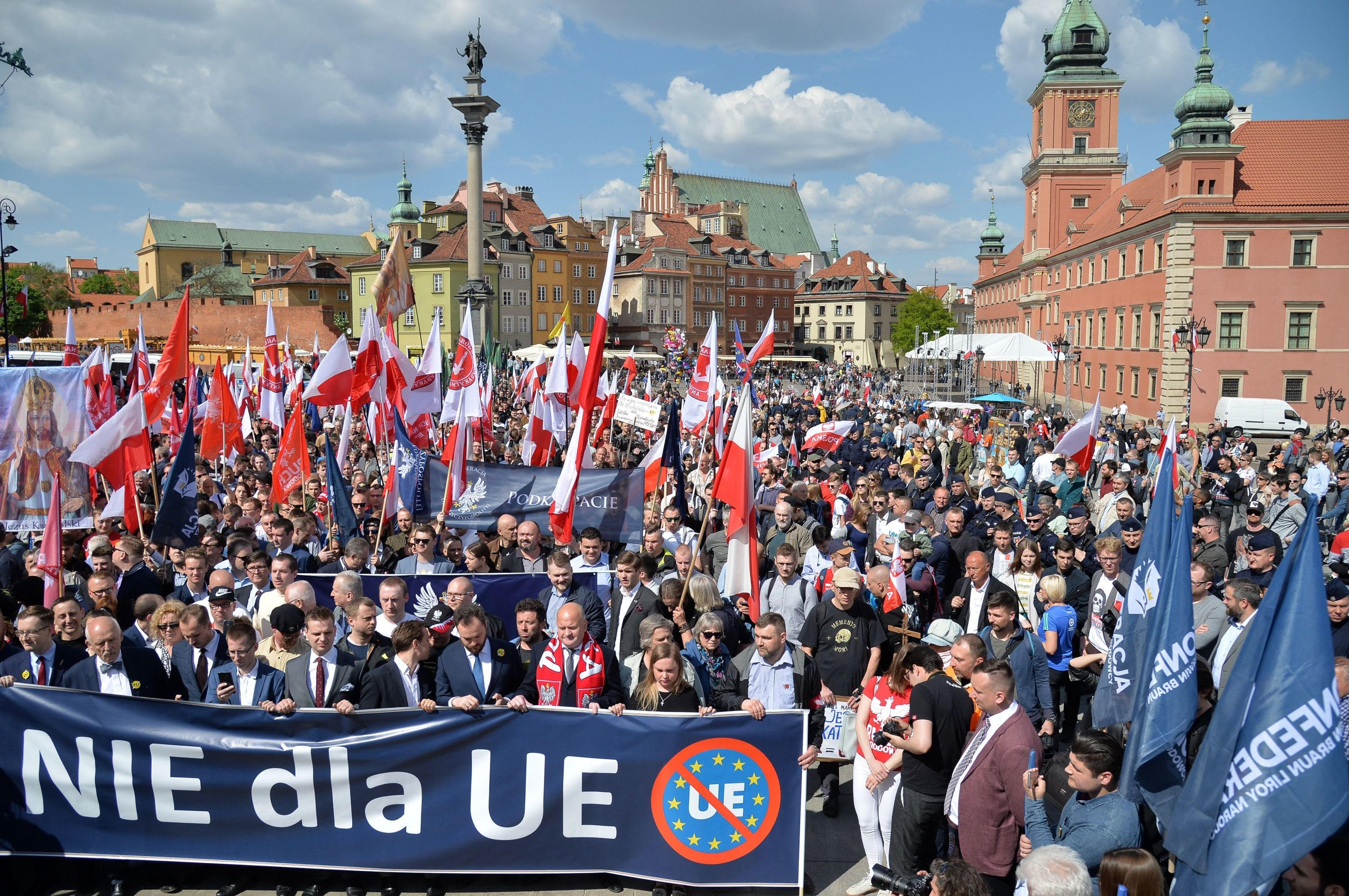 Вышли из евросоюза. Польша против ЕС. Польша против Евросоюза. Год вступления Польши в ЕС. Членство Польши.